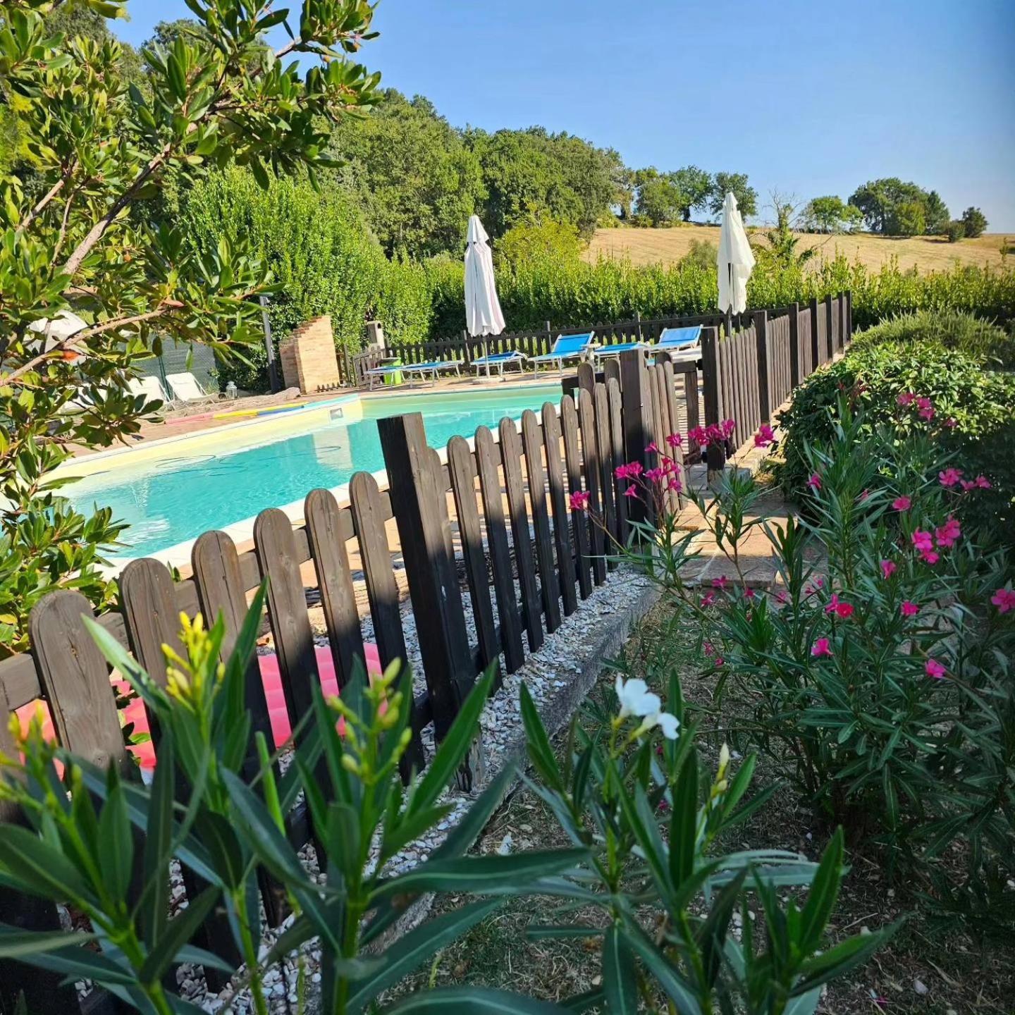Il Casale Di Aurora Country House Colmurano Екстериор снимка
