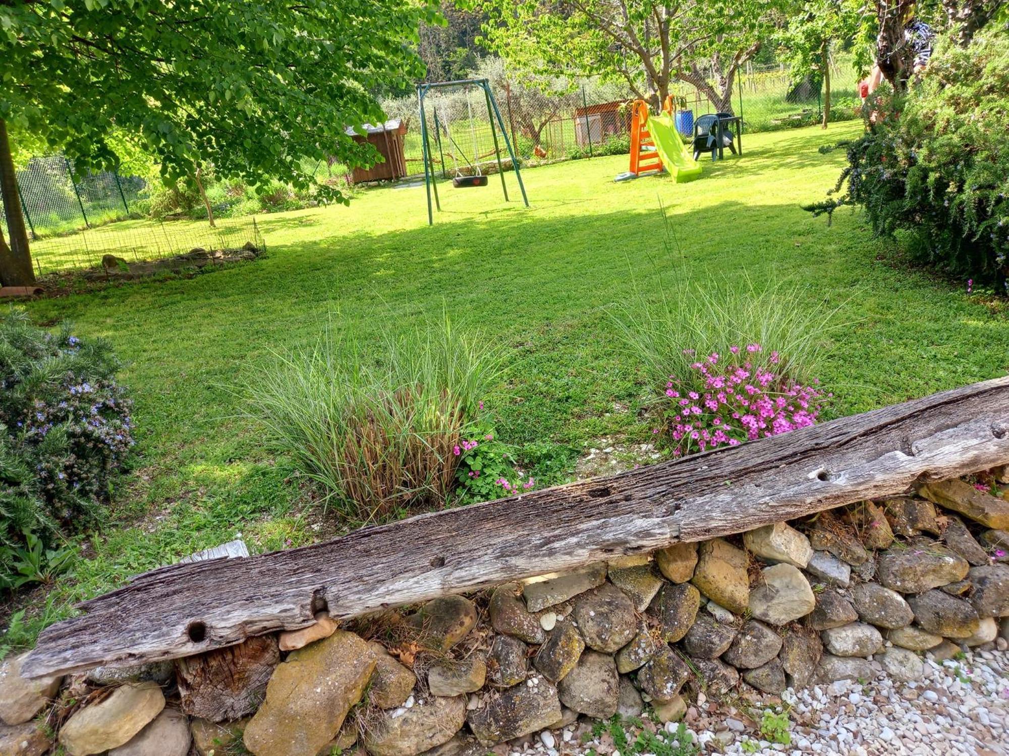 Il Casale Di Aurora Country House Colmurano Екстериор снимка