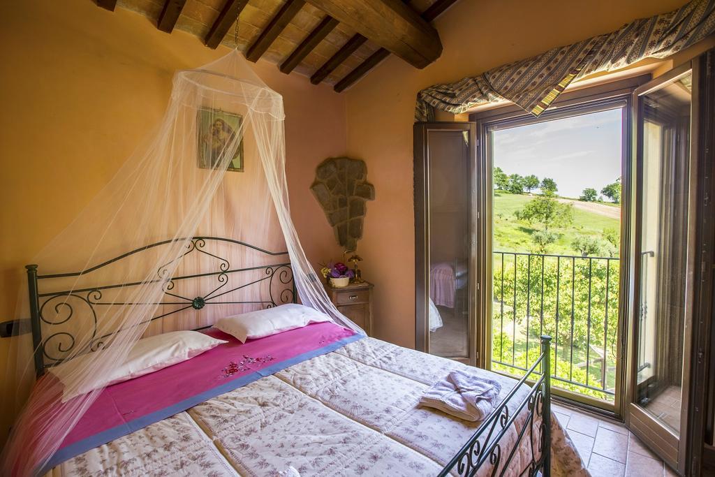Il Casale Di Aurora Country House Colmurano Екстериор снимка