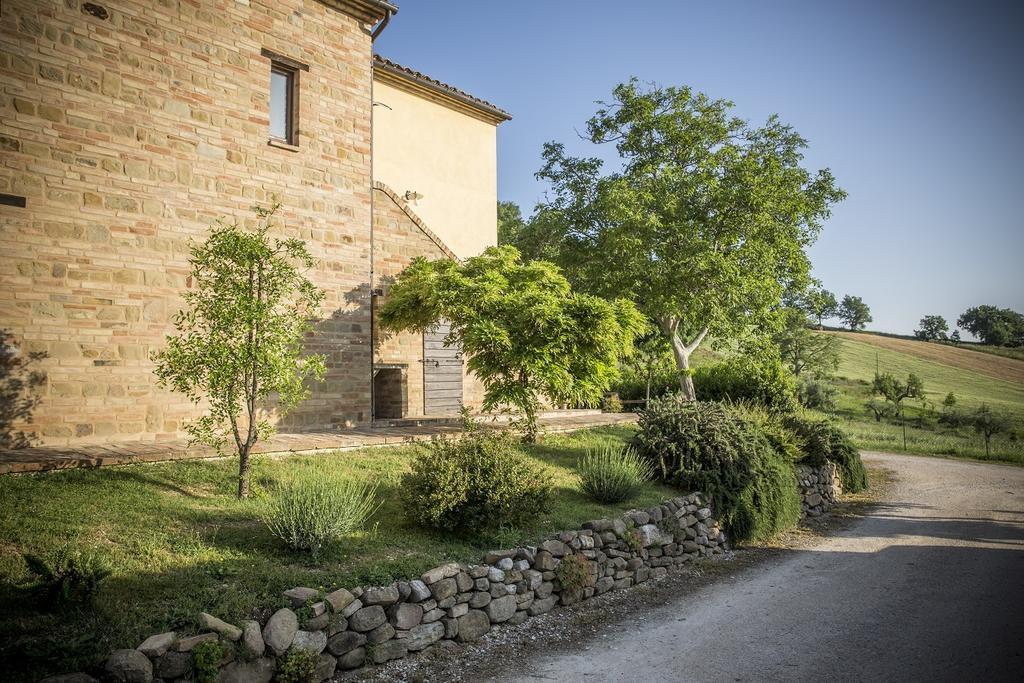 Il Casale Di Aurora Country House Colmurano Екстериор снимка