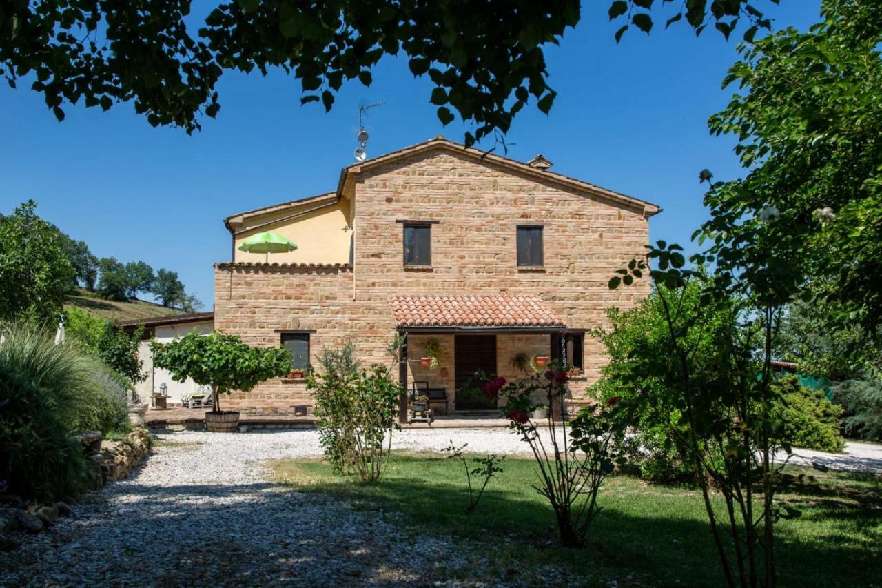 Il Casale Di Aurora Country House Colmurano Екстериор снимка