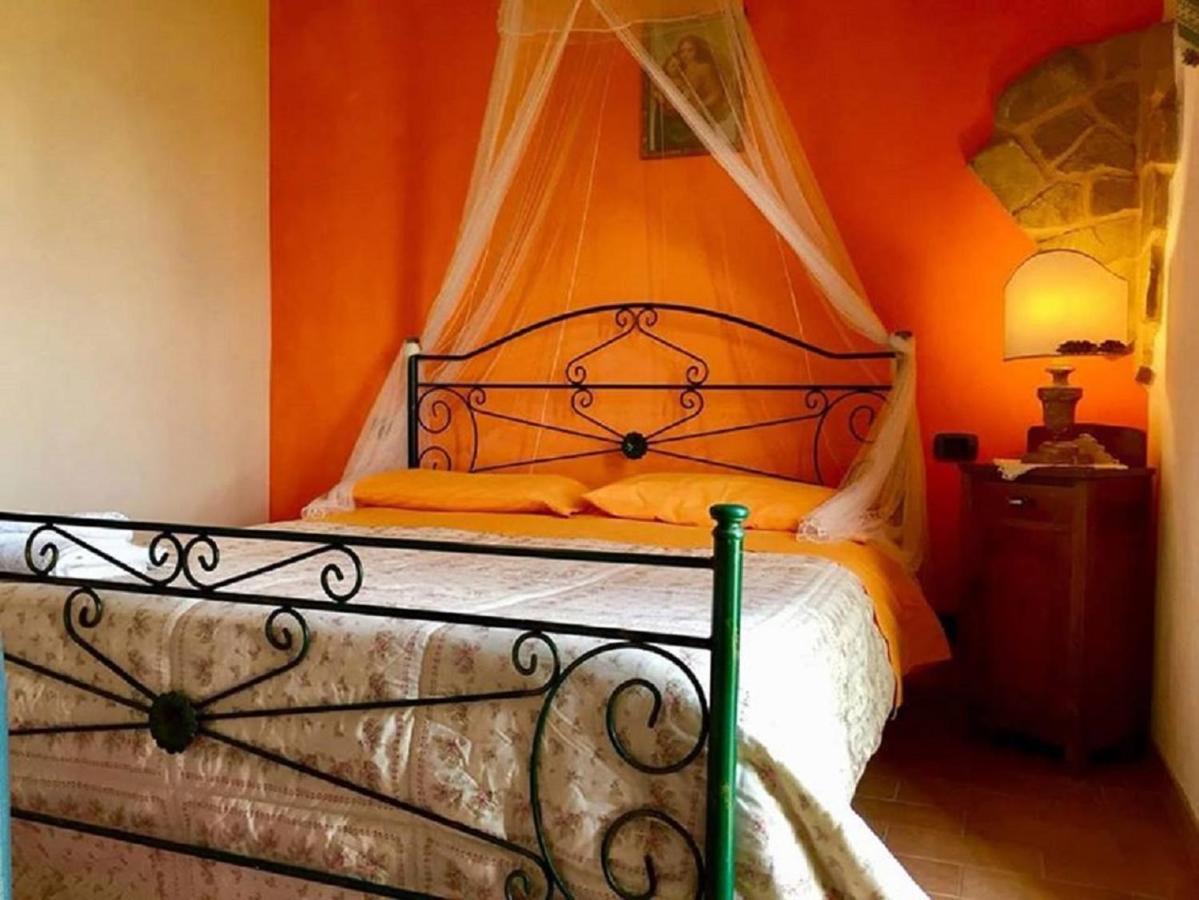 Il Casale Di Aurora Country House Colmurano Екстериор снимка